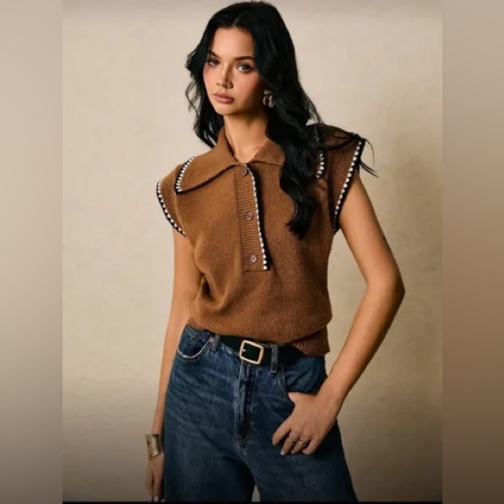 Brown Sleeveless Knit Top with Button Details - Picture 5 of 9